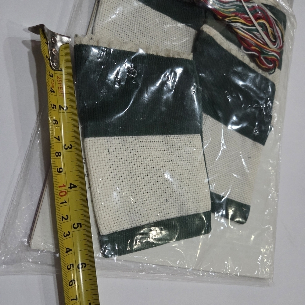 Janlynn Holiday Sachet Bags - Festive Red and Green - Picture 4 of 8